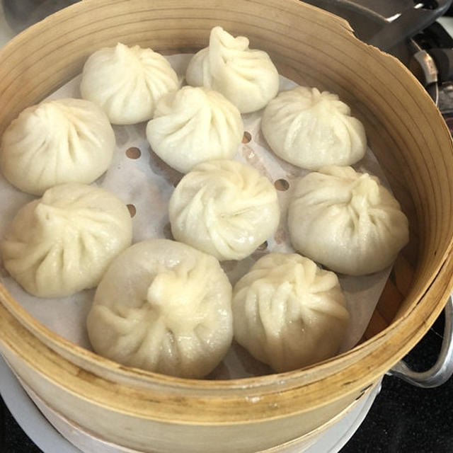 蒸したて！ふっくら「小籠包」♪