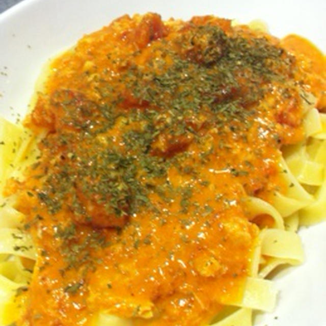 蟹のトマトクリームパスタ