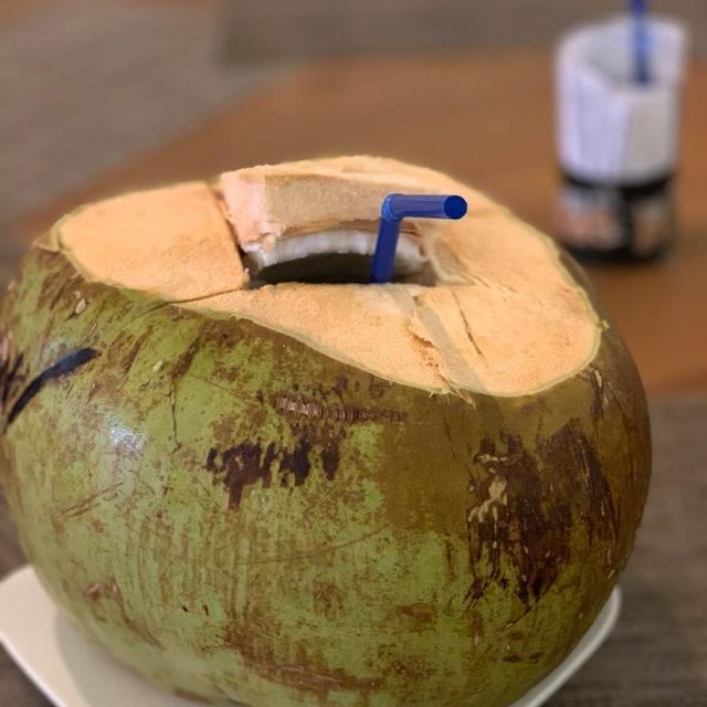 Blue Pumpkinでココナッツジュース