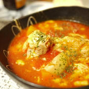 「鶏のトマトチーズ鍋」とか