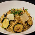 ズッキーニのスパゲッティのレシピ：夏野菜を堪能！