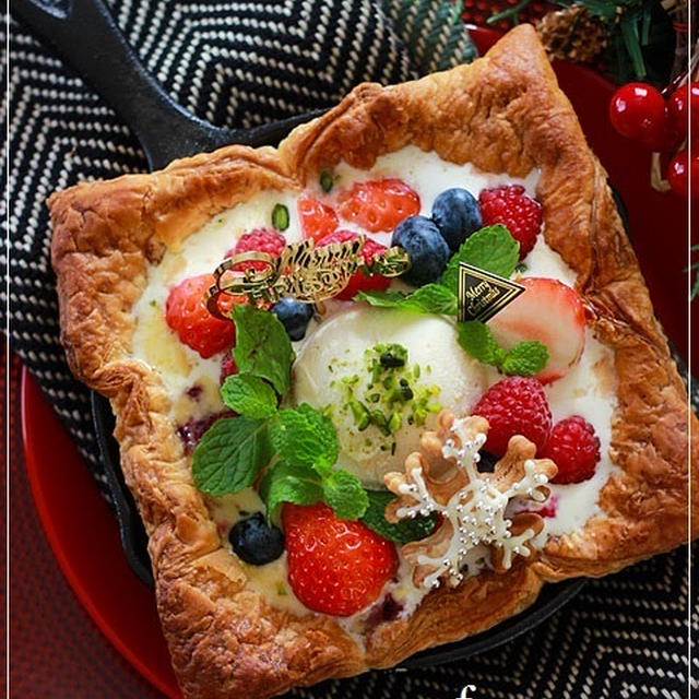 超絶イチオシ！～クリスマスのフルーツグラタン♡たっぷりベリーにパイ仕立て～