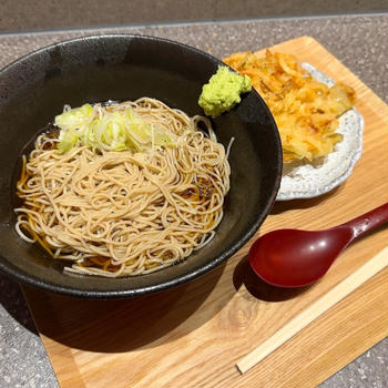 立ち蕎麦行脚「文殊大手町店の冷しかき揚げそば」
