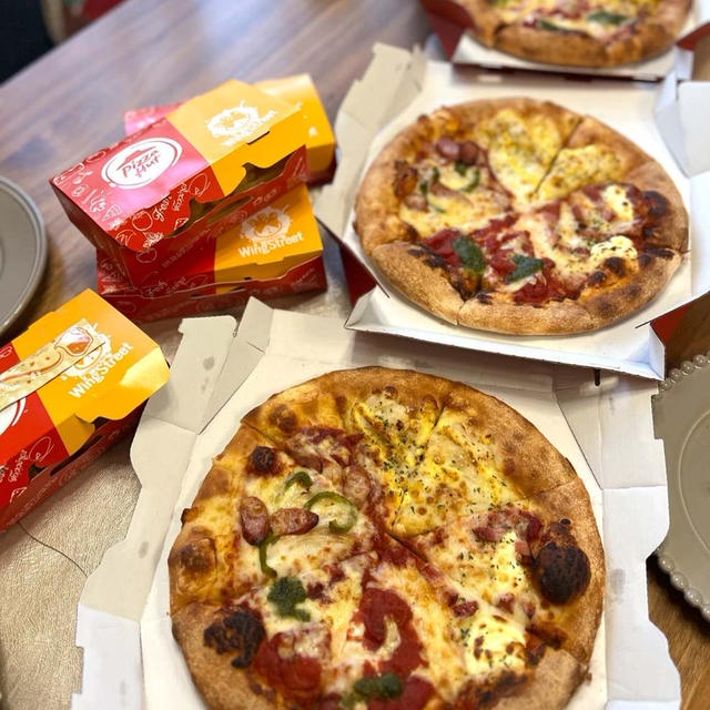 手抜きなごはんでデリバリーピザ ちょっと贅沢ランチ