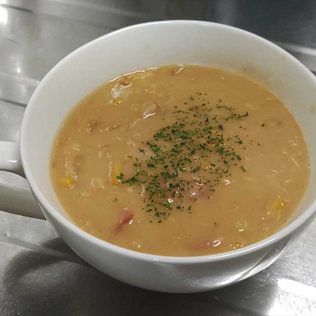 「かんたんコーンスープ～ベーコン入り」のレシピを公開中！
