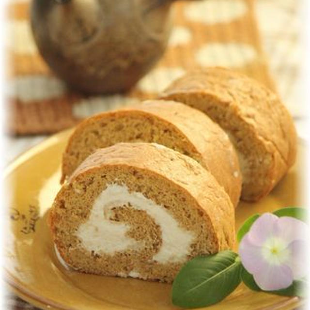 グラハム黒糖ロールケーキ。