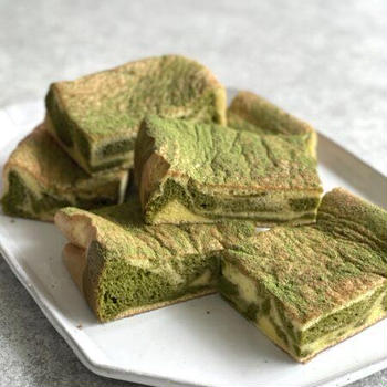 抹茶マーブルスフレケーキと、カレー風味フレンチトースト