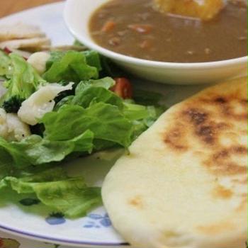 手作りナンでカレープレート