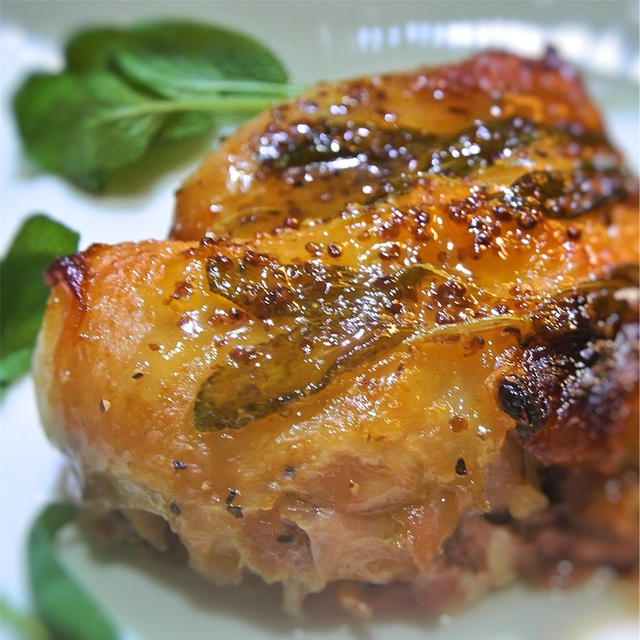 鶏もも肉のハニーマスタード焼き、セージ風味