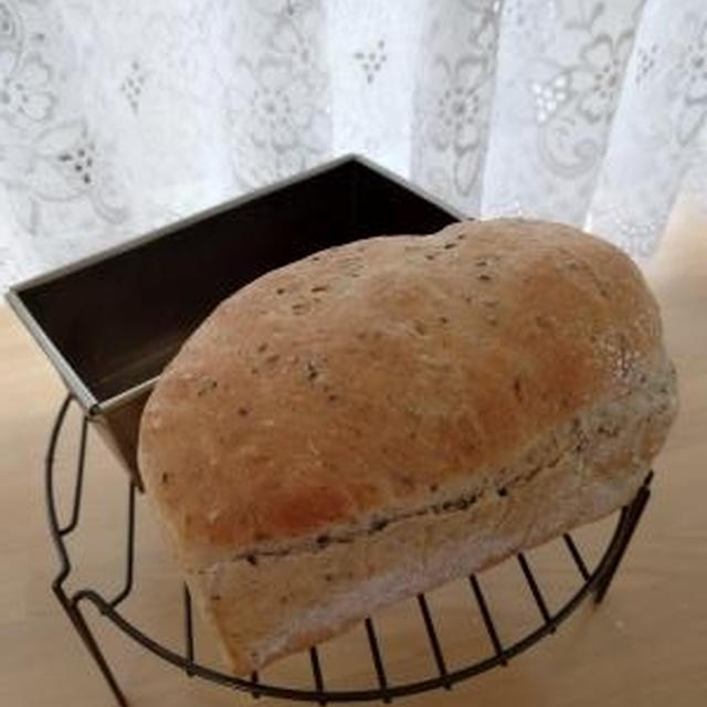 塩麴黒ごまミニ食パン✨