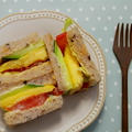 絵本の中のサンドイッチ～野菜と卵焼き