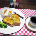 ガーリックチーズトースト＆フルーツヨーグルトの朝食 by masaさん