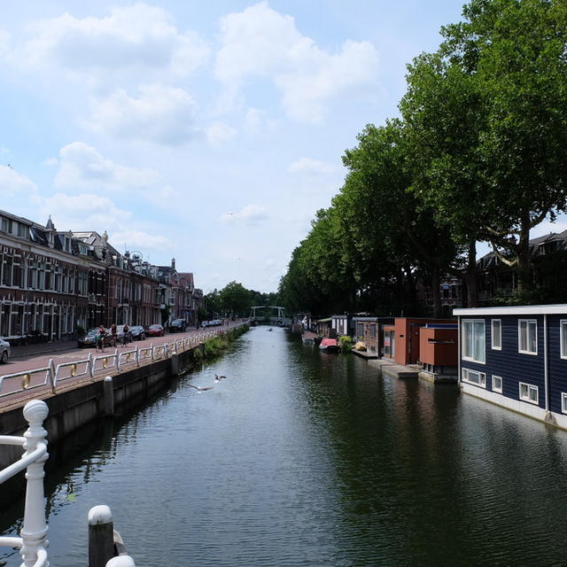 ユトレヒトの運河とオランダのパンケーキ