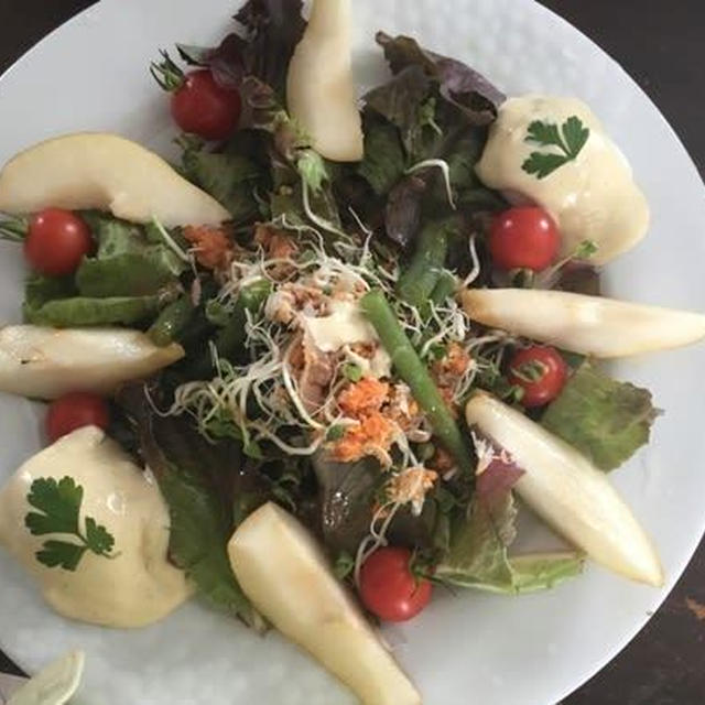 フランス的なちょっと洒落たブラスリー風の昼食