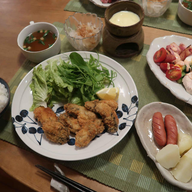 カキフライ＆コブサラダの晩ご飯　と　我が家の紅葉♪