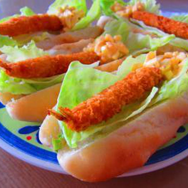 全粒粉ｺｯﾍﾟﾊﾟﾝでｴﾋﾞﾌﾗｲ＆ﾀﾏｺﾞｻﾝﾄﾞ♪全粒粉のｼﾅﾓﾝﾚｰｽﾞﾝﾊﾟﾝ♪