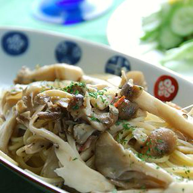 たっぷりきのこパスタ