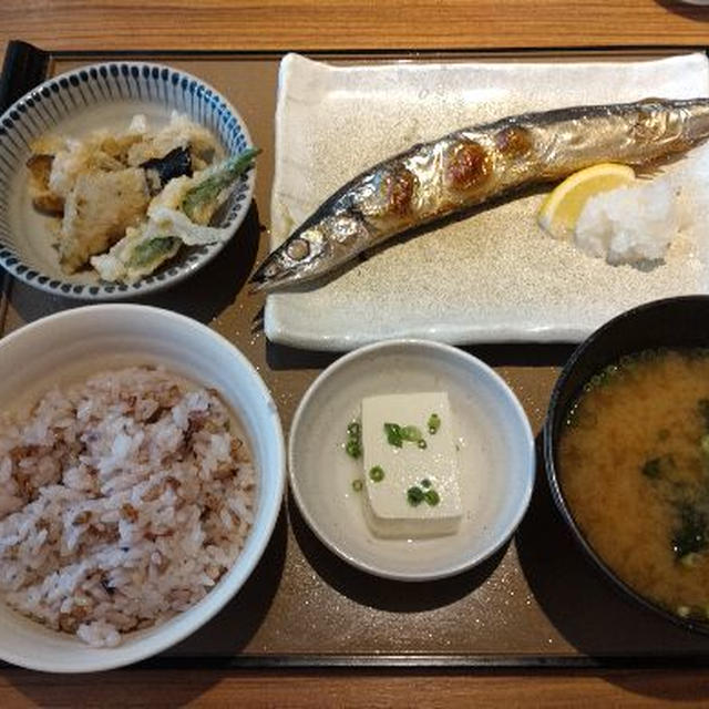 焼き秋刀魚定食～やよい軒