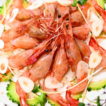 タイ料理クンチェー・ナンプラー（Spicy raw shrimp salad）