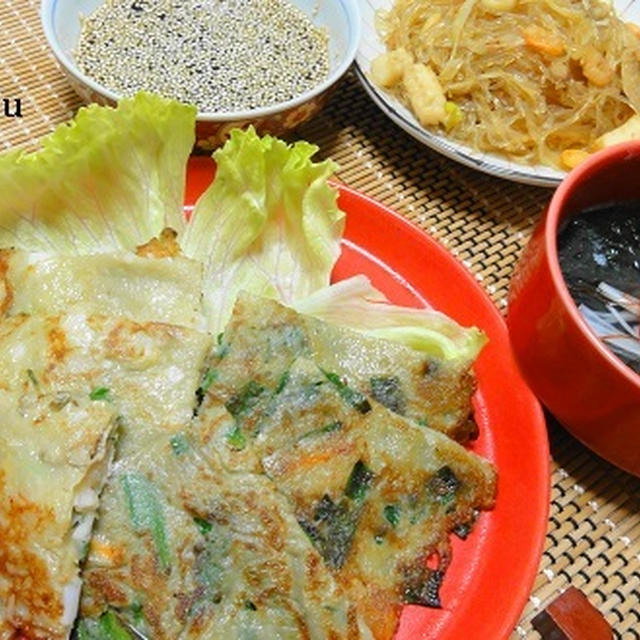 ちゃんとチヂミになったでしょ♪ココナッツウォーターを味見♪