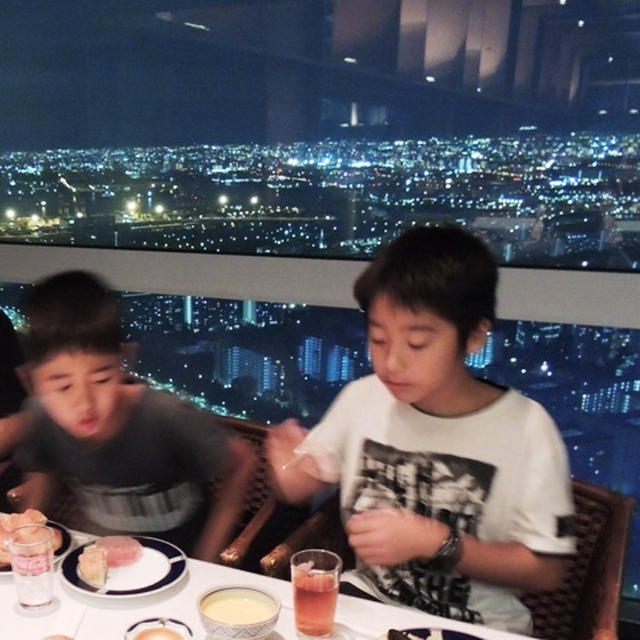 昨夜は夜景の綺麗なレストランで三男のバースデー！