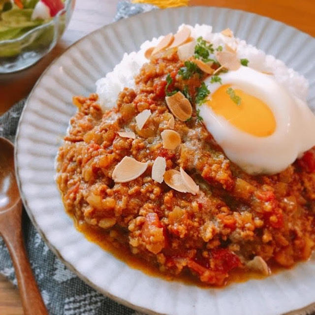 レンジで簡単！トマトキーマカレー