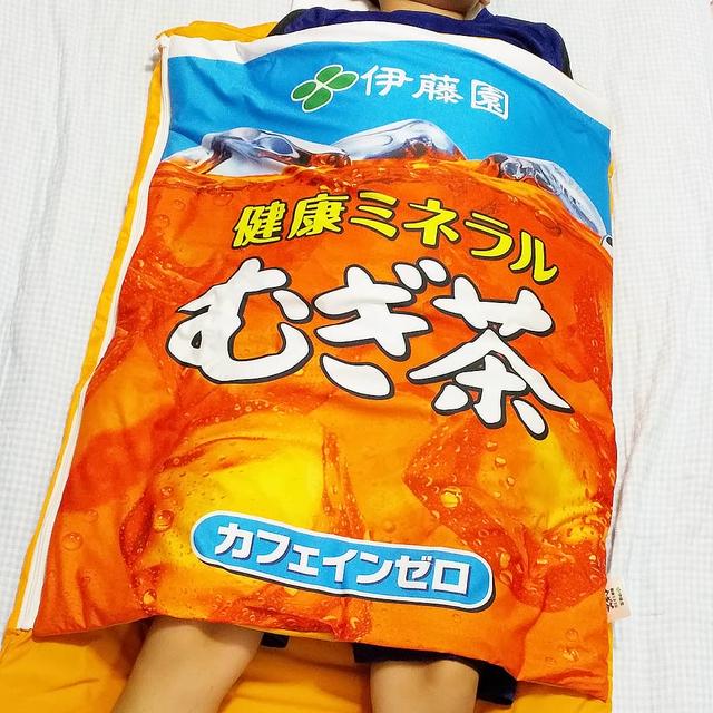 伊藤園☆健康ミネラルむぎ茶のひんやり寝袋が届いたよ！