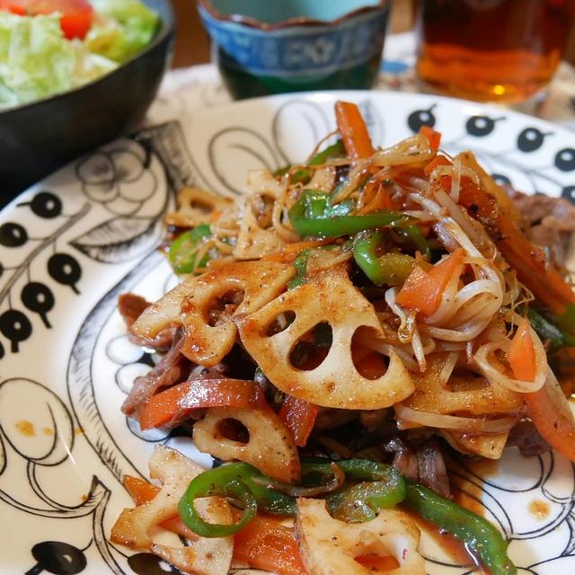 れんこんと牛肉炒めの晩ごはん