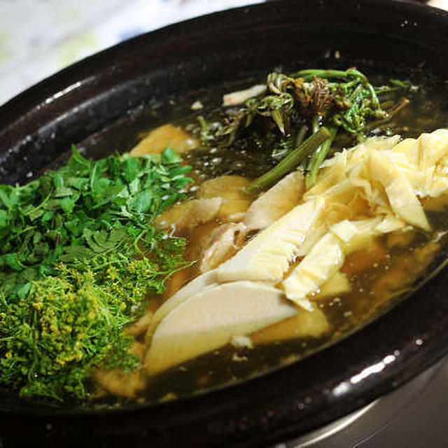 鶏とたけのことわらびのお鍋　花山椒仕立て