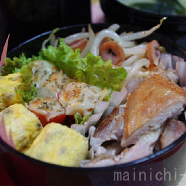 チキンステーキとツナ詰めトマトのチーズ焼き弁当