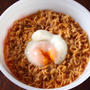 【推奨】チキンラーメンにレンチン温玉のっけ！