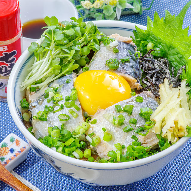 ラクしてめちゃ旨♪ごま油香るサバ缶ズボラ丼♡