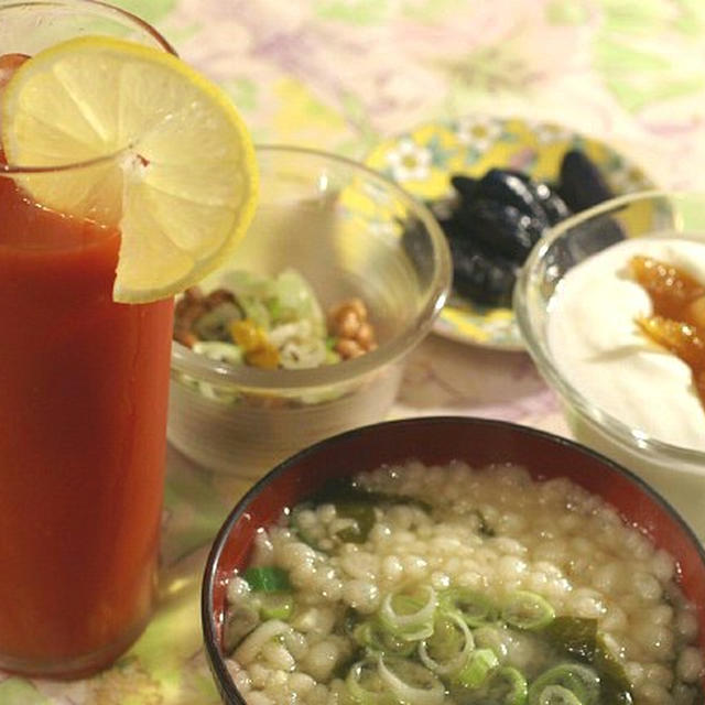 簡単な朝ご飯／あき流絶品！！昼飯(けんちん肉味噌力うどん)のご紹介です。