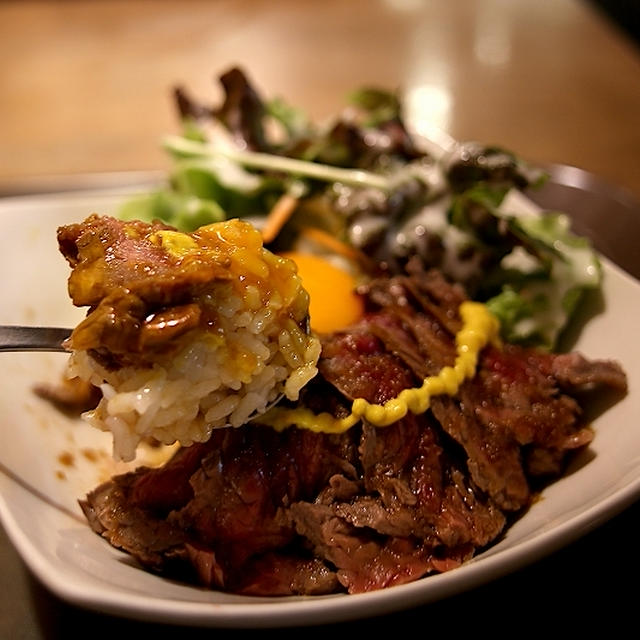 天満橋徒歩1分のOH！MY BEEF！熟成肉のステーキ丼