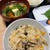 炊き込みご飯と鮭の塩焼き！なるほどな出来栄えのレンチン新玉ねぎ！