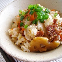 焼き肉のたれで蓮根のまぜご飯。