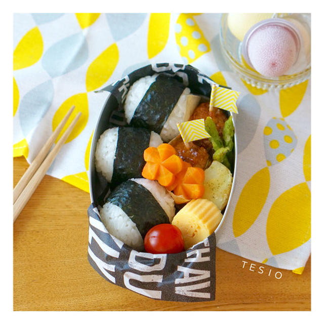 ミニ丸おにぎり3種とミートボール弁当