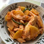 鶏むね肉の野菜たっぷり韓国和えレシピ。たくあん入りは作り置き、卵キンパにも👍