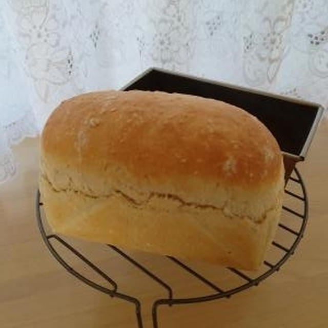 醤油麹白ごまミニ食パン💛