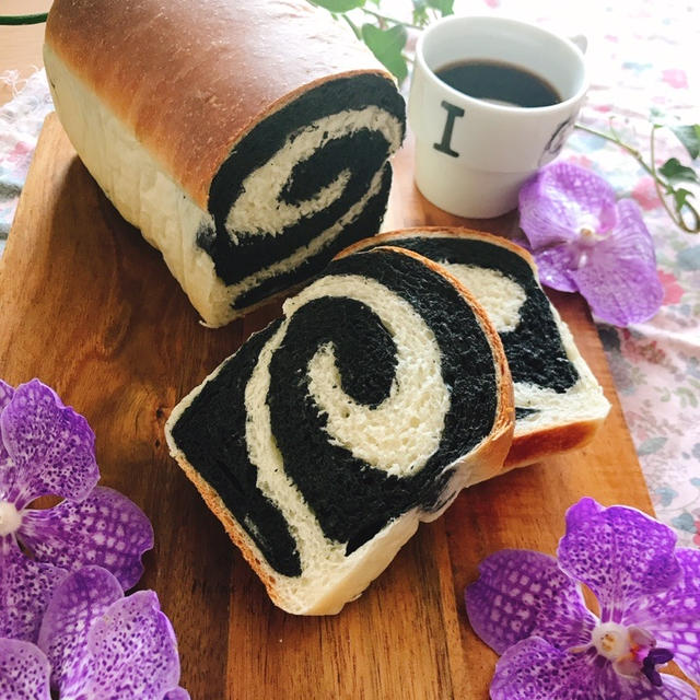 デトックス効果の竹炭でミニ食パン♪