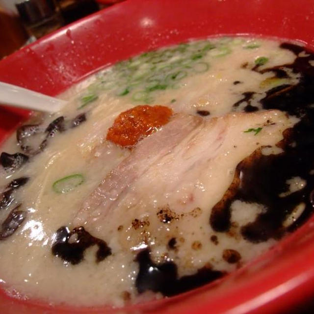 赤ｖｓ白　ラーメン対決