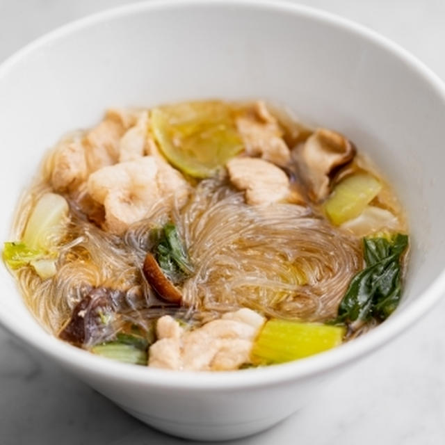チンゲン菜と椎茸の中華風春雨スープのレシピ