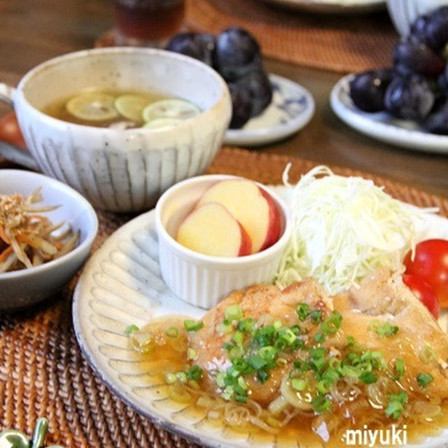 油揚げのソテー と さつまいものオレンジジュース煮。