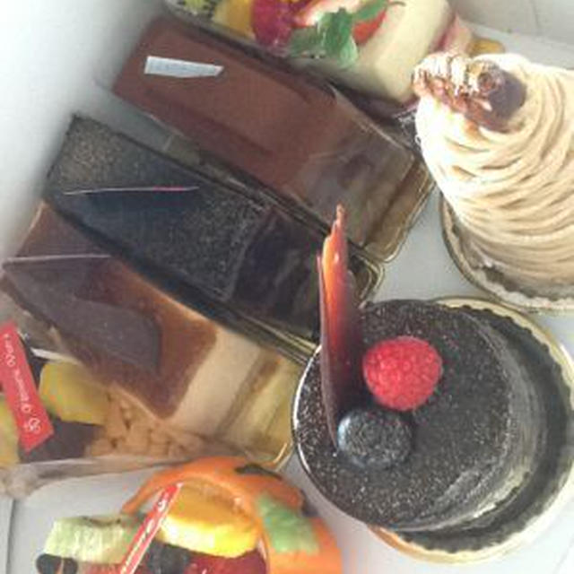 久しぶりにケーキ屋さんのケーキを食べる