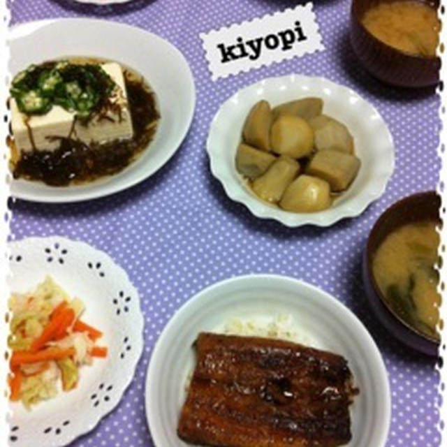 うなぎ丼と里芋の煮物とキャベツのアンチョビ蒸し