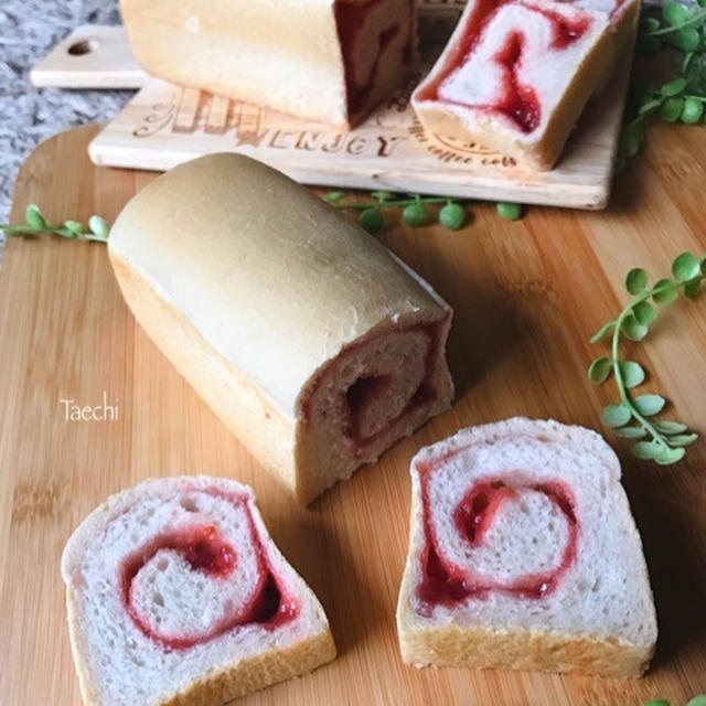 いちご酵母 ストロベリーブレッド