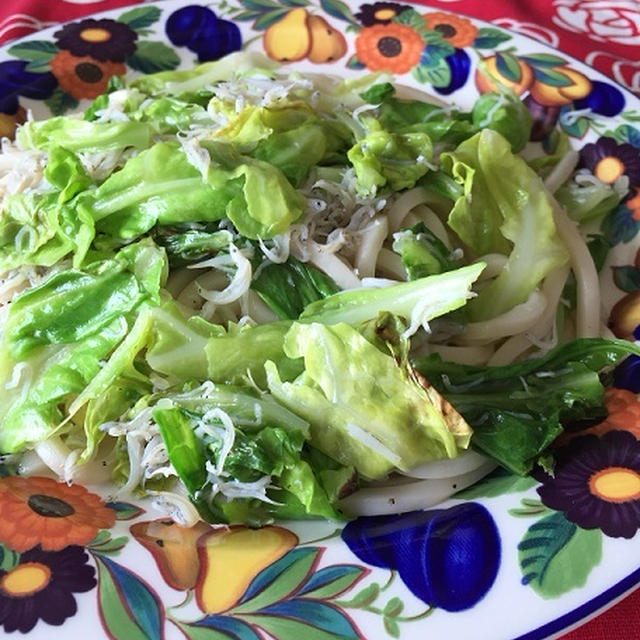 「だし×オイル」でキャベツとしらすのイタリアン焼きうどん