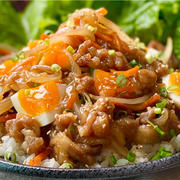 【レシピ】簡単なのに大満足♬野菜たっぷりスタミナ豚丼♬