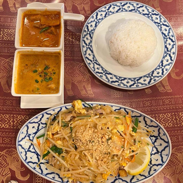 西宮市甲東園駅　タイ国料理店　イサラ　スパイスの旨さと化学調味料不使用のほっとする味のタイ料理