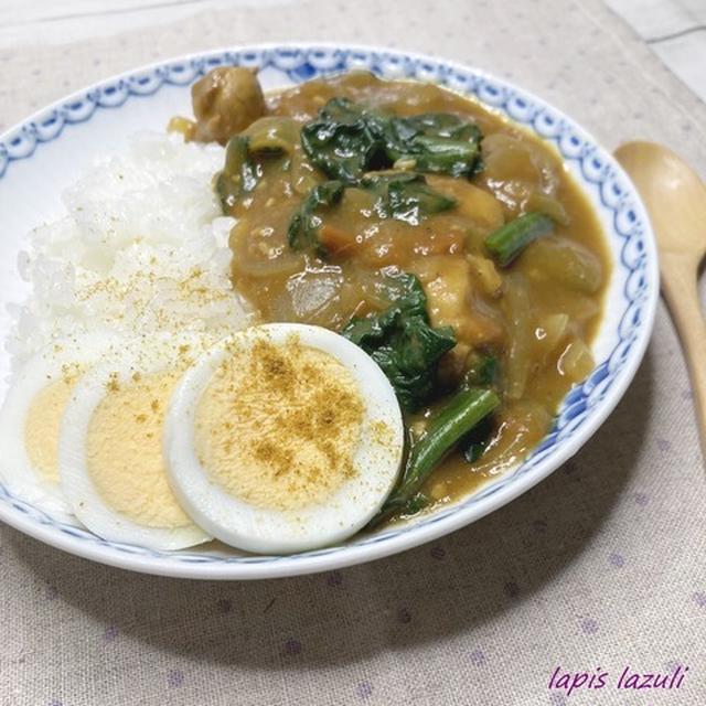 トマトとほうれん草のチキンカレー